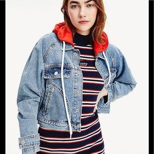 NWT Women’s  Size Large Tommy Hilfiger Hooded Cropped Denim Jacket